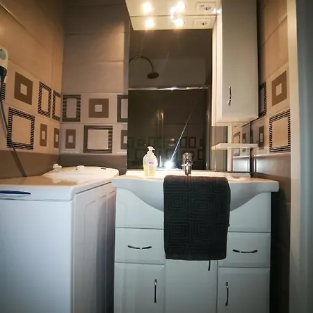 Kunfi Apartmanhaz - Jakuzzi, 4 Halo Siofok