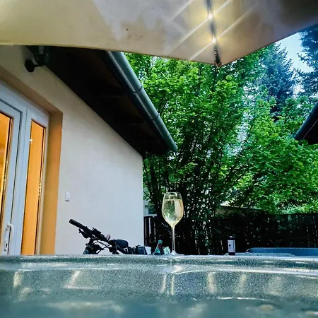 Kunfi Apartmanhaz - Jakuzzi, 4 Halo Шиофок