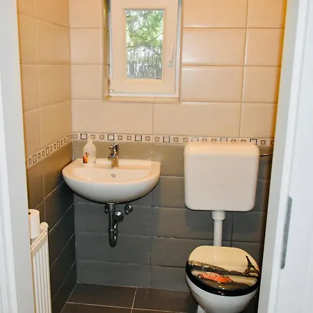 Apartment Kunfi Apartmanhaz - Jakuzzi, 4 Halo *