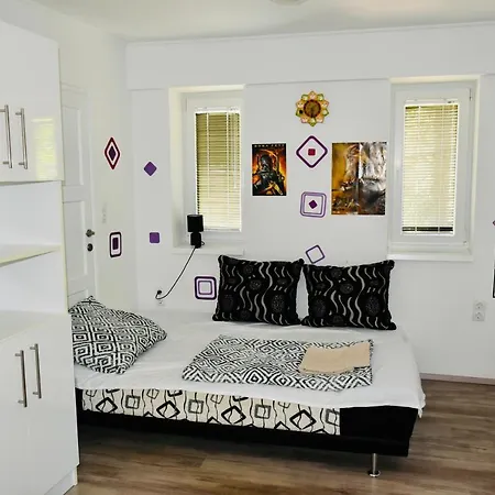 Kunfi Apartmanhaz - Jakuzzi, 4 Halo * Siofok