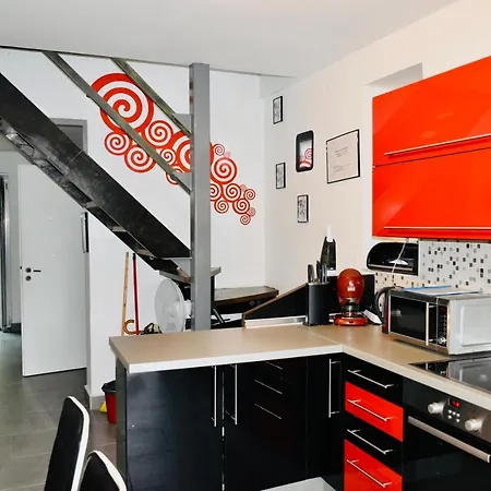 Kunfi Apartmanhaz - Jakuzzi, 4 Halo Apartment Siofok