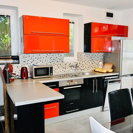 Kunfi - Jakuzzi, 4 Háló Apartamento *