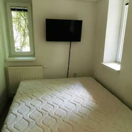 Kunfi Apartmanhaz - Jakuzzi, 4 Halo Siofok