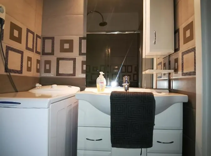 Kunfi Apartmanhaz - Jakuzzi, 4 Halo Siófok
