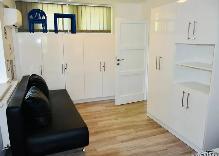 Kunfi Apartmanhaz - Jakuzzi, 4 Halo Apartament *