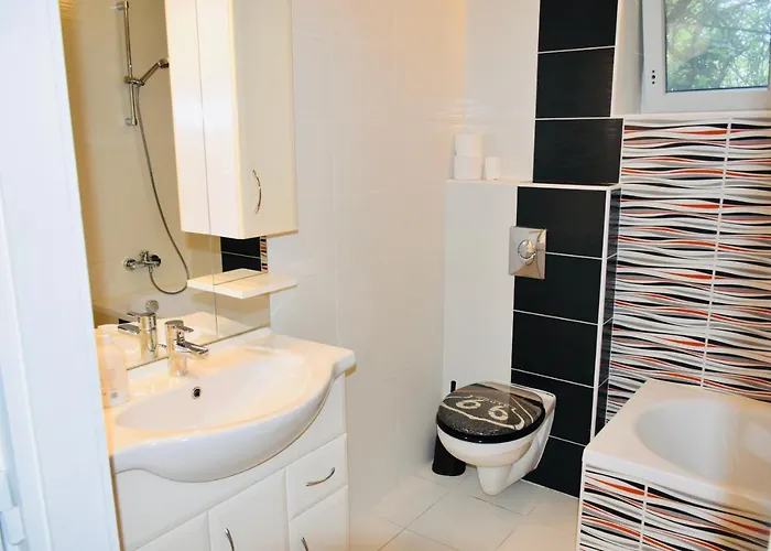 Apartament Kunfi Apartmanhaz - Jakuzzi, 4 Halo Siófok