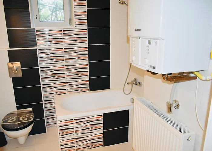 Apartament Kunfi Apartmanhaz - Jakuzzi, 4 Halo