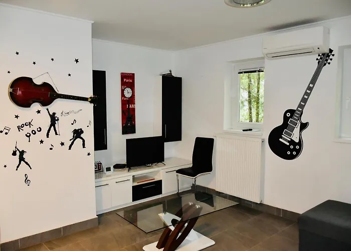 Kunfi Apartmanhaz - Jakuzzi, 4 Halo Siófok